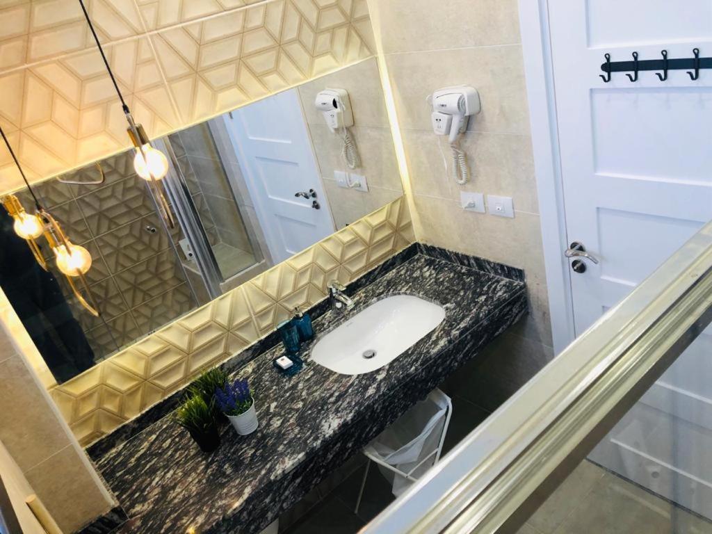 Sodic Westown Residence1-Near Elnada Hospital 'Izbat Yusif Barradah Kültér fotó